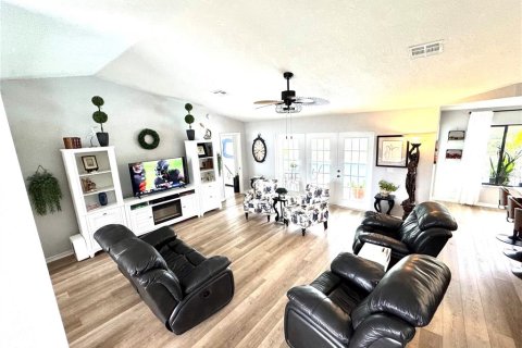 Villa ou maison à vendre à Spring Hill, Floride: 3 chambres, 163.88 m2 № 2399423 - photo 4
