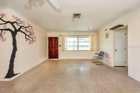 House in Saint Petersburg, Florida 2 bedrooms, 97.73 sq.m. № 1879152 - photo 4