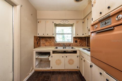 House in Saint Petersburg, Florida 2 bedrooms, 97.73 sq.m. № 1879152 - photo 7