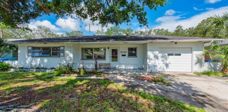 House in Saint Petersburg, Florida 2 bedrooms, 97.73 sq.m. № 1879152