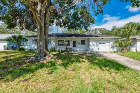 House in Saint Petersburg, Florida 2 bedrooms, 97.73 sq.m. № 1879152 - photo 25