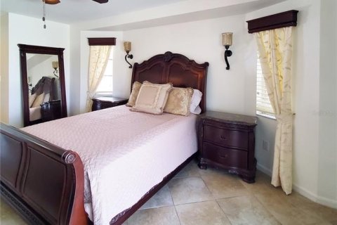 House in Port Charlotte, Florida 3 bedrooms, 184.88 sq.m. № 1407550 - photo 13