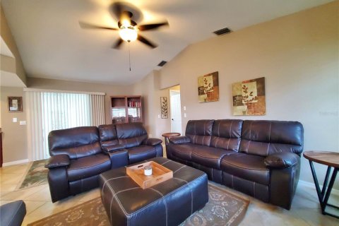 House in Port Charlotte, Florida 3 bedrooms, 184.88 sq.m. № 1407550 - photo 10