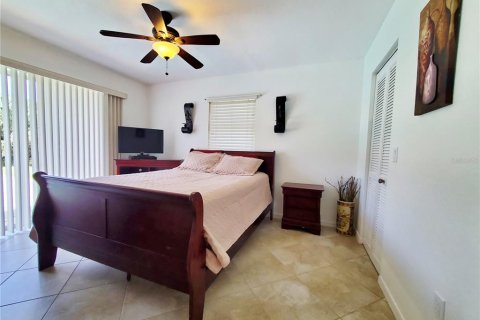 House in Port Charlotte, Florida 3 bedrooms, 184.88 sq.m. № 1407550 - photo 22