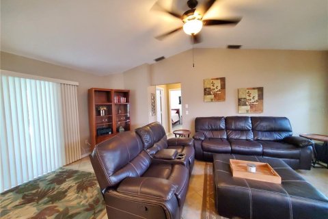House in Port Charlotte, Florida 3 bedrooms, 184.88 sq.m. № 1407550 - photo 11