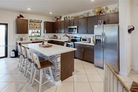 Casa en venta en Miami, Florida, 5 dormitorios, 296.45 m2 № 1927609 - foto 12