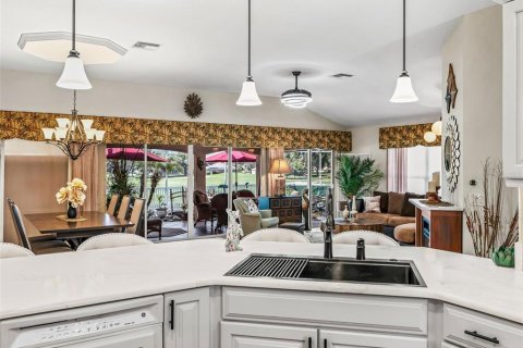 Casa en venta en The Villages, Florida, 3 dormitorios, 194.82 m2 № 2287292 - foto 4