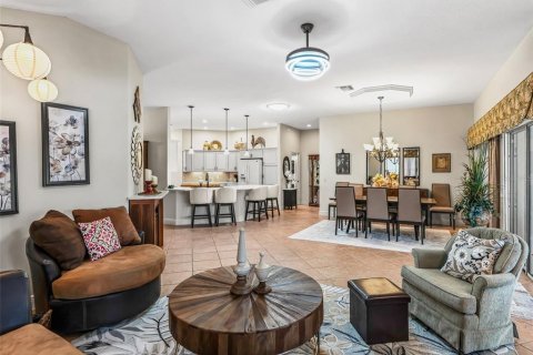 Casa en venta en The Villages, Florida, 3 dormitorios, 194.82 m2 № 2287292 - foto 6