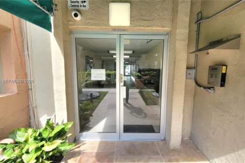 Снять в аренду кондоминиум в Майами, Флорида 1 спальня, 64.1м2, № 2006517 - фото 9