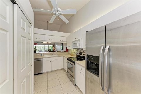 Купить кондоминиум в Венеция, Флорида 9 комнат, 109.25м2, № 1342561 - фото 23