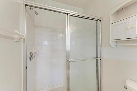 Купить кондоминиум в Венеция, Флорида 9 комнат, 109.25м2, № 1342561 - фото 28