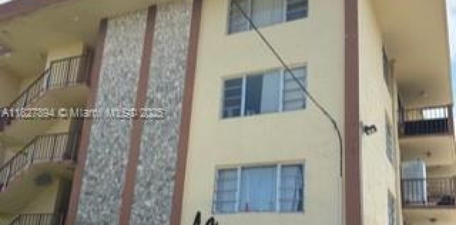 Condo in North Miami, Florida, 1 bedroom  № 1801037