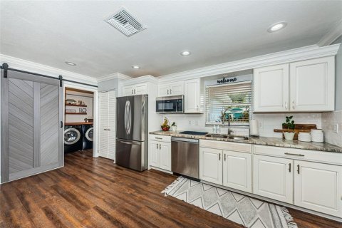 Villa ou maison à vendre à Largo, Floride: 3 chambres, 164.9 m2 № 2399348 - photo 3