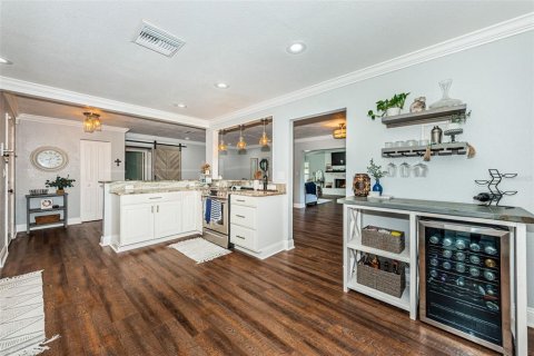 Villa ou maison à vendre à Largo, Floride: 3 chambres, 164.9 m2 № 2399348 - photo 2