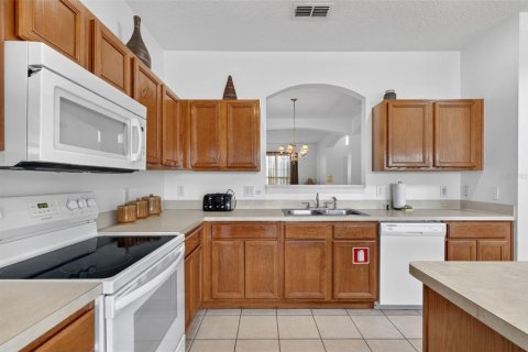 Casa en venta en Davenport, Florida, 6 dormitorios, 257.43 m2 № 2213429 - foto 16
