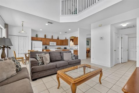 Casa en venta en Davenport, Florida, 6 dormitorios, 257.43 m2 № 2213429 - foto 19