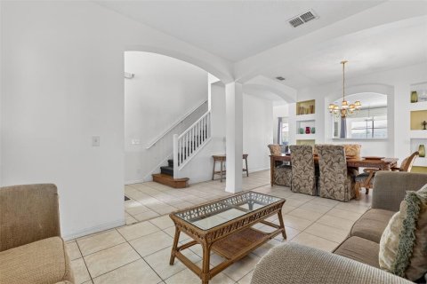 Casa en venta en Davenport, Florida, 6 dormitorios, 257.43 m2 № 2213429 - foto 7