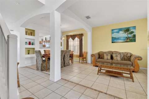 Casa en venta en Davenport, Florida, 6 dormitorios, 257.43 m2 № 2213429 - foto 6