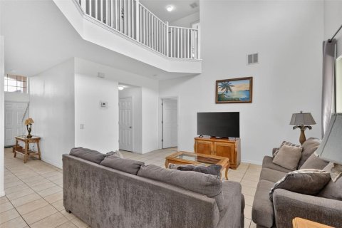 Casa en venta en Davenport, Florida, 6 dormitorios, 257.43 m2 № 2213429 - foto 17