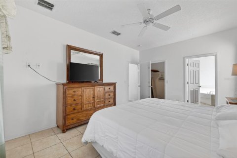 Casa en venta en Davenport, Florida, 6 dormitorios, 257.43 m2 № 2213429 - foto 24