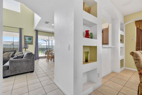 Casa en venta en Davenport, Florida, 6 dormitorios, 257.43 m2 № 2213429 - foto 12