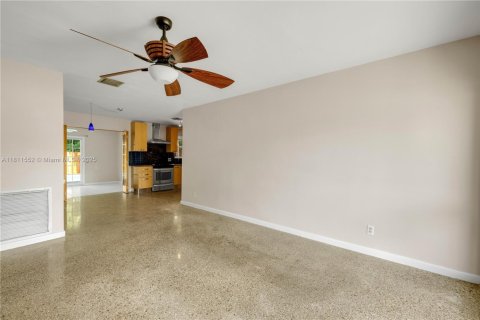 Villa ou maison à vendre à Pompano Beach, Floride: 3 chambres, 128.02 m2 № 1759025 - photo 18