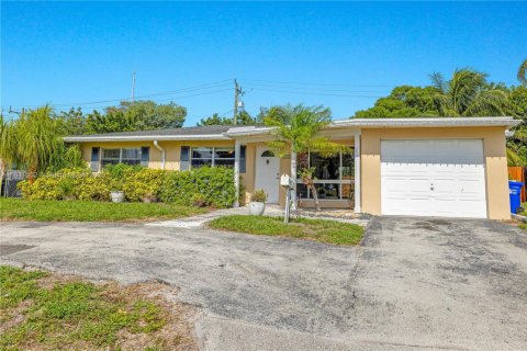 Villa ou maison à vendre à Pompano Beach, Floride: 3 chambres, 128.02 m2 № 1759025 - photo 2