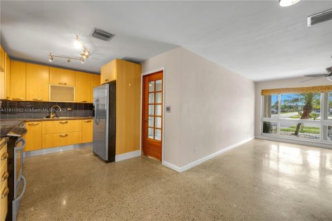 Villa ou maison à vendre à Pompano Beach, Floride: 3 chambres, 128.02 m2 № 1759025 - photo 12
