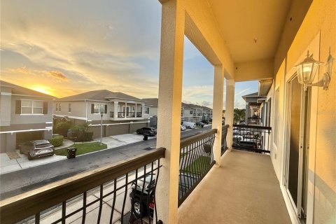 Adosado en alquiler en Orlando, Florida, 2 dormitorios, 111.48 m2 № 1918433 - foto 1