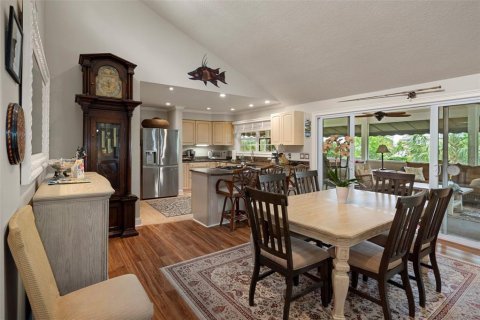 House in Crystal River, Florida 3 bedrooms, 166.67 sq.m. № 1658249 - photo 7