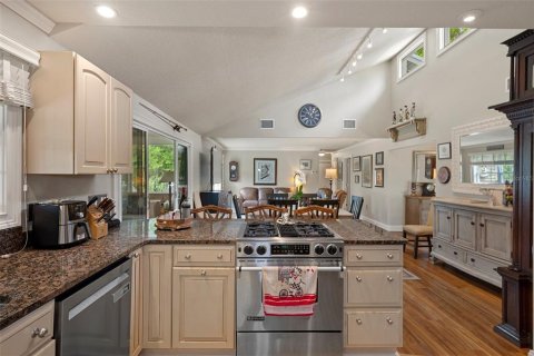 House in Crystal River, Florida 3 bedrooms, 166.67 sq.m. № 1658249 - photo 14