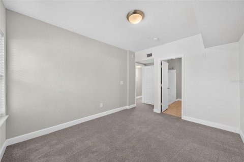 Condo in Orlando, Florida, 2 bedrooms  № 2391543 - photo 18
