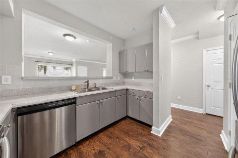 Condo in Orlando, Florida, 2 bedrooms  № 2391543 - photo 7