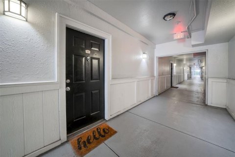 Condo in Orlando, Florida, 2 bedrooms  № 2391543 - photo 27