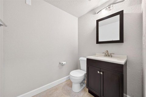 Condo in Orlando, Florida, 2 bedrooms  № 2391543 - photo 15
