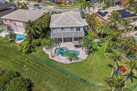 Casa en venta en Pembroke Pines, Florida, 4 dormitorios, 293.2 m2 № 2270353 - foto 5