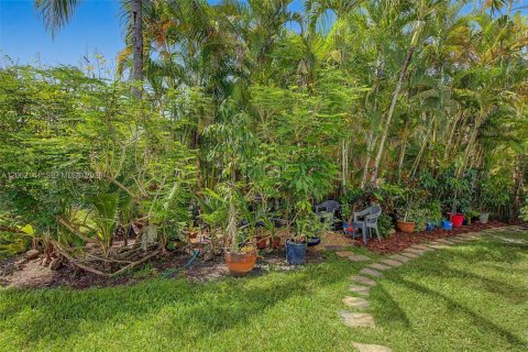 Casa en venta en Pembroke Pines, Florida, 4 dormitorios, 293.2 m2 № 2270353 - foto 21