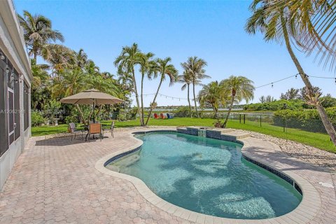 Casa en venta en Pembroke Pines, Florida, 4 dormitorios, 293.2 m2 № 2270353 - foto 13