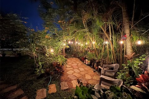 Casa en venta en Pembroke Pines, Florida, 4 dormitorios, 293.2 m2 № 2270353 - foto 11