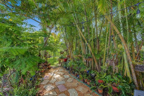 Casa en venta en Pembroke Pines, Florida, 4 dormitorios, 293.2 m2 № 2270353 - foto 22