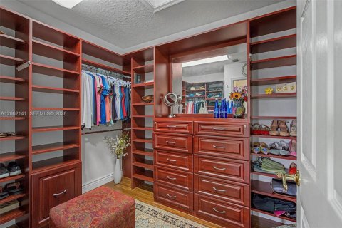 Casa en venta en Pembroke Pines, Florida, 4 dormitorios, 293.2 m2 № 2270353 - foto 30