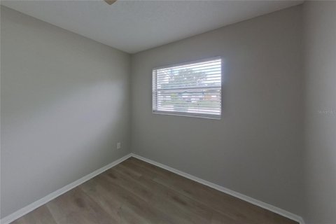 Villa ou maison à louer à Largo, Floride: 4 chambres, 107.49 m2 № 2385931 - photo 11