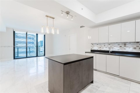 Condo in Miami, Florida, 2 bedrooms  № 1781484 - photo 4