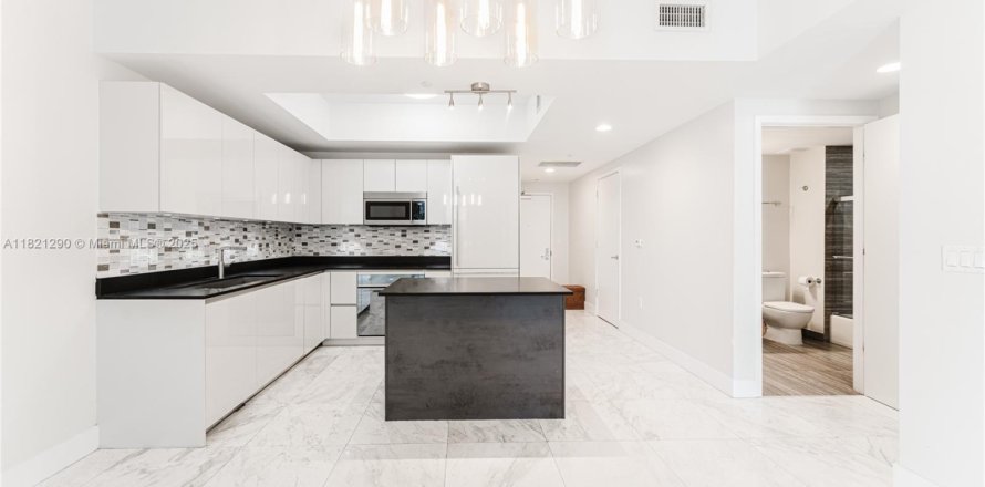 Condo in Miami, Florida, 2 bedrooms № 1781484