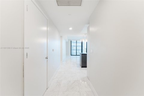 Condo in Miami, Florida, 2 bedrooms  № 1781484 - photo 12