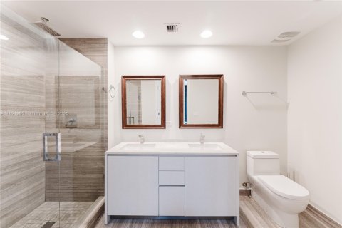 Condo in Miami, Florida, 2 bedrooms  № 1781484 - photo 13