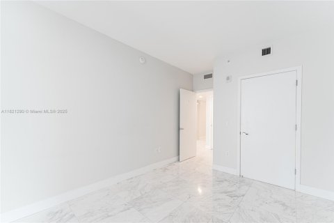 Condo in Miami, Florida, 2 bedrooms  № 1781484 - photo 29