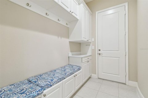 Casa en venta en Wesley Chapel, Florida, 5 dormitorios, 415.46 m2 № 1918952 - foto 16