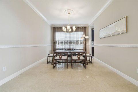 Casa en venta en Wesley Chapel, Florida, 5 dormitorios, 415.46 m2 № 1918952 - foto 17
