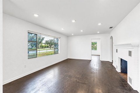 Commercial property in Longwood, Florida 225.94 sq.m. № 2404608 - photo 15